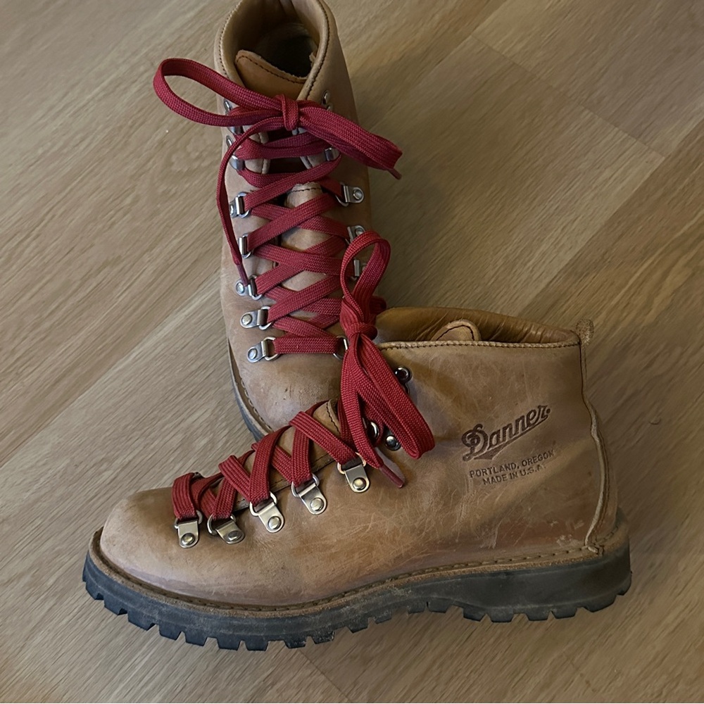 Danner Mountain Light Cascade Boots - Size 9